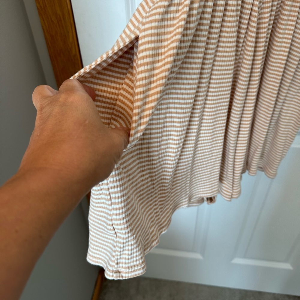 Brown and white striped AEO ribbed romper. Medium. - Picture 5 of 6